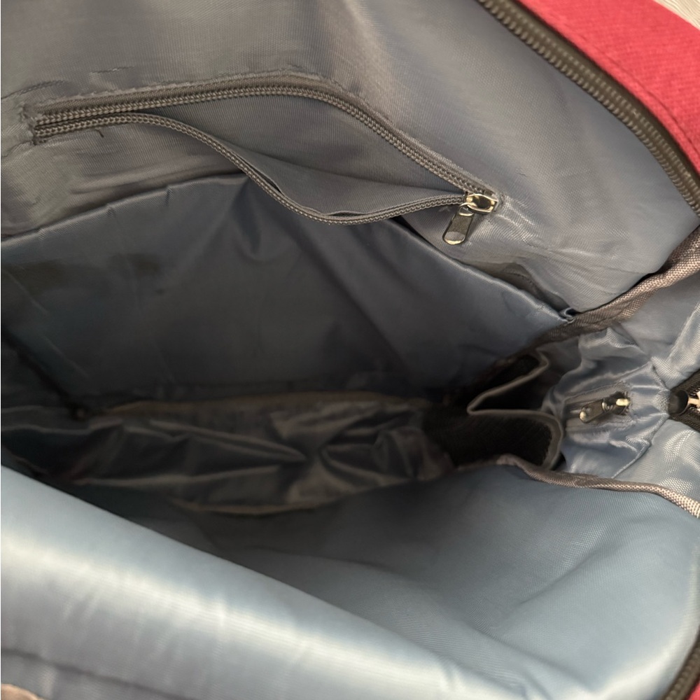 Stylish Red Canvas Backpack - Picture 3 of 4